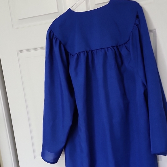 Jacor Grad Gown - Picture 3 of 3